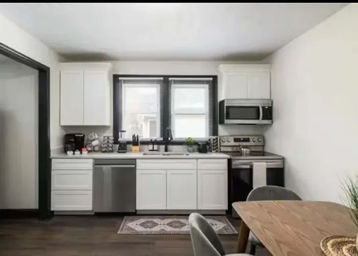 Holiday home 3br Downtown-old Salem Oasis *